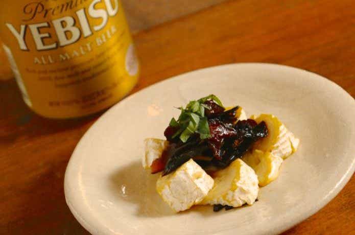佃煮とカマンベールチーズの和え物はビールにぴったり