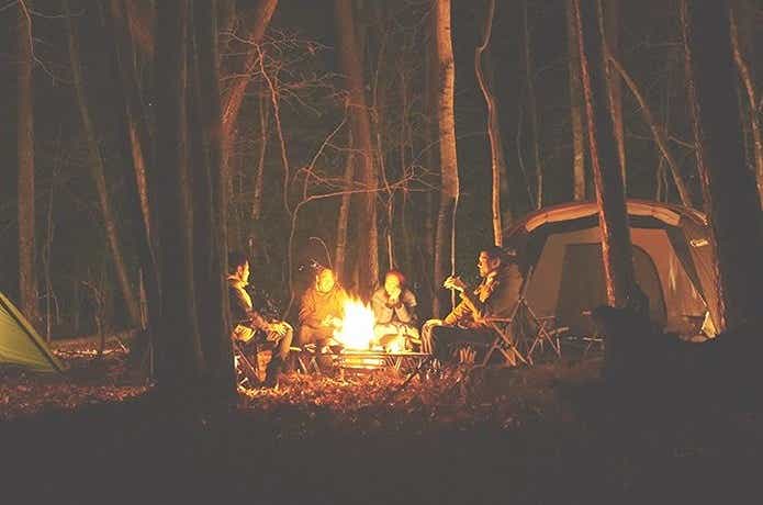 焚き火ウェアをまとってキャンプ